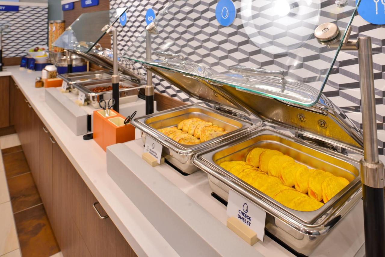 Holiday Inn Express - Huntsville Space Center By Ihg Bagian luar foto