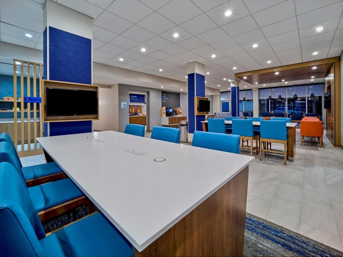 Holiday Inn Express - Huntsville Space Center By Ihg Bagian luar foto
