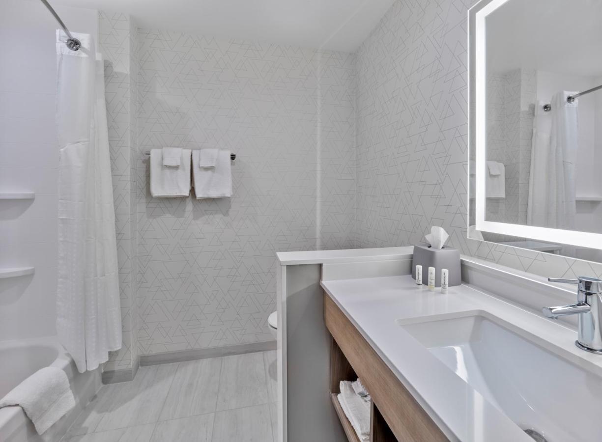 Holiday Inn Express - Huntsville Space Center By Ihg Bagian luar foto